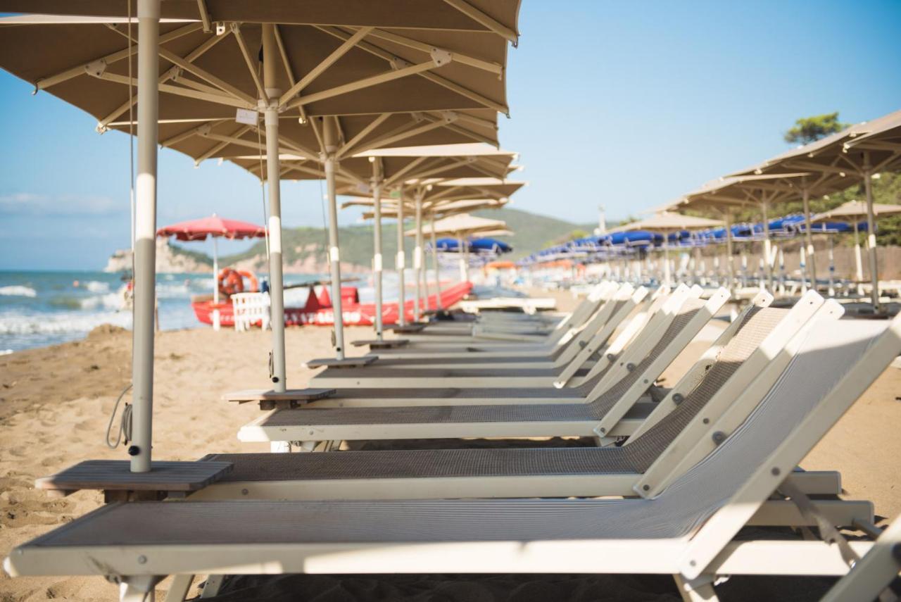 Roccamare Resort - Ville E Appartamenti Кастильоне-делла-Пеская Экстерьер фото